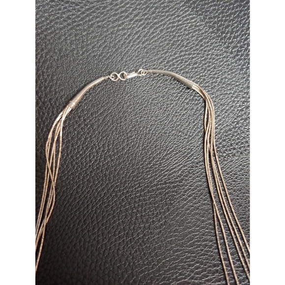 Hand strung sterling silver and lapis Native American necklace - Picture 3 of 6